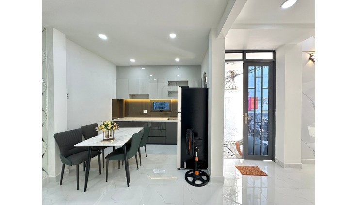 Bán nhà MT KD Cao Thắng, P17, Phú Nhuận, 28m2, 2 tầng, nhỉnh 5 tỷ, Ful nội thất